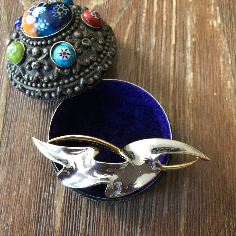 Vintage crown‎ Trifari Brooch